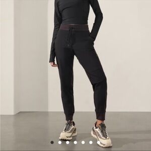 Athleta Headlands Hybrid Midrise Black Athletic Athleisure Jogger Zipper Pockets